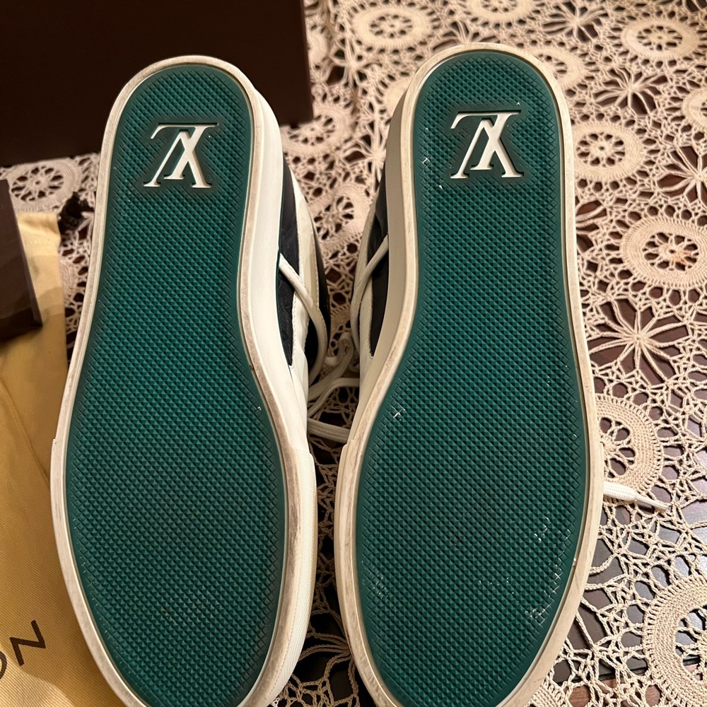 Men’s vintage LV sneakers - Picture 7 of 8